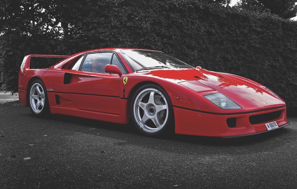 Красный феррари ф40