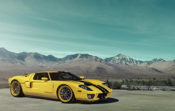 Желтый Форд в пустыне