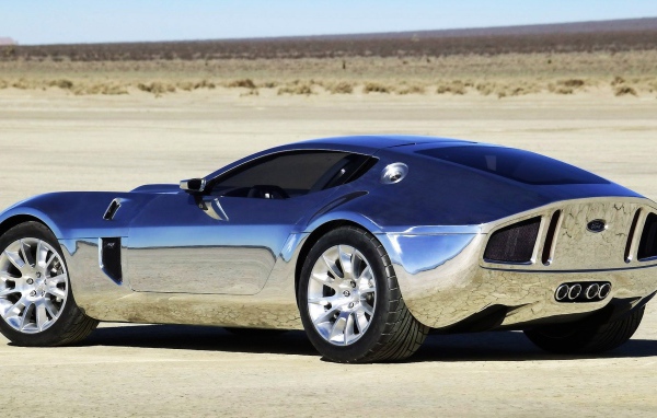 Блестящий Ford Shelby GR-1