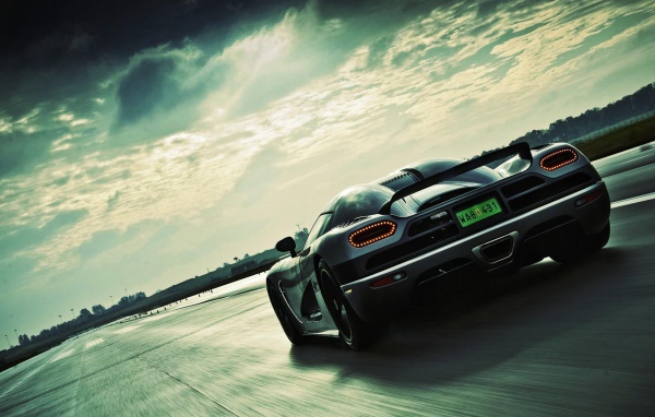 Супер кар Koenigsegg CCX