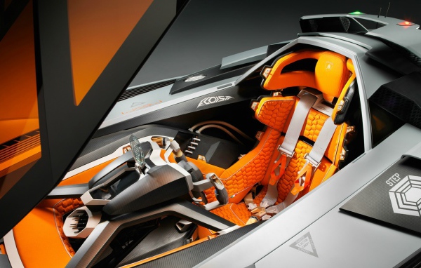 Водительское сиденье в  Lamborghini Egoista