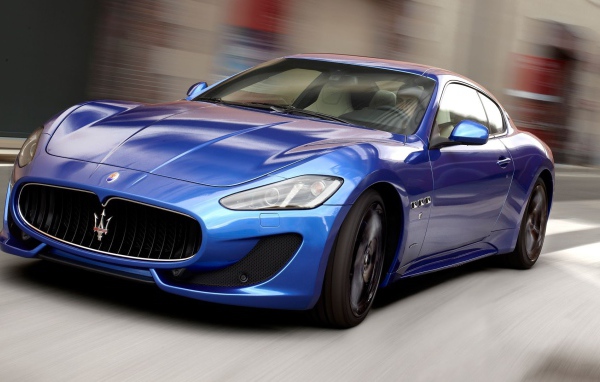 Быстрый автомобиль Maserati
