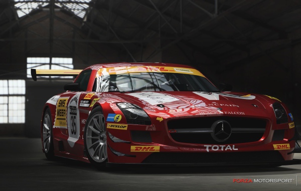 Наклейки на красном Mercedes-Benz