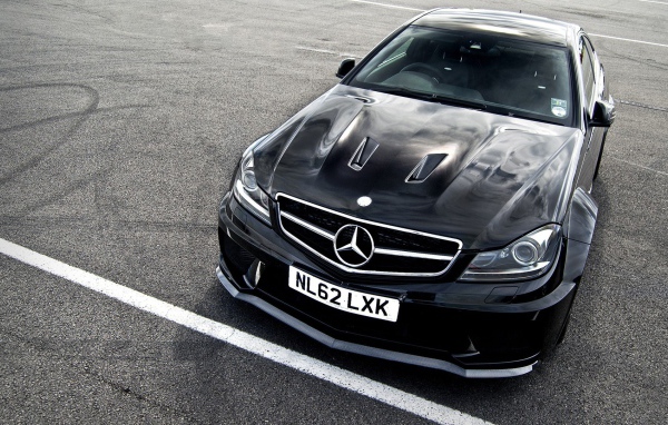 Супер автомобиль Mercedes-Benz