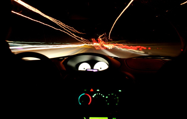 Ночной вид из кабины автомобиля