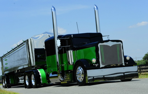 Американский грузовик  Peterbilt 379 EXHD
