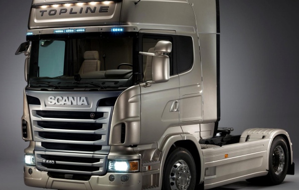 Мощный тягач Скания