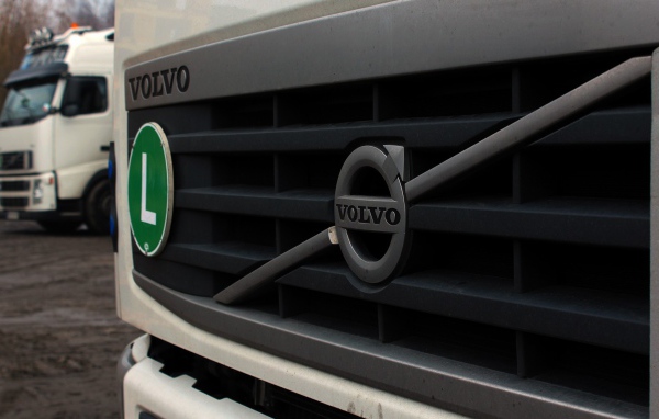 Радиаторная решетка грузовика Вольво