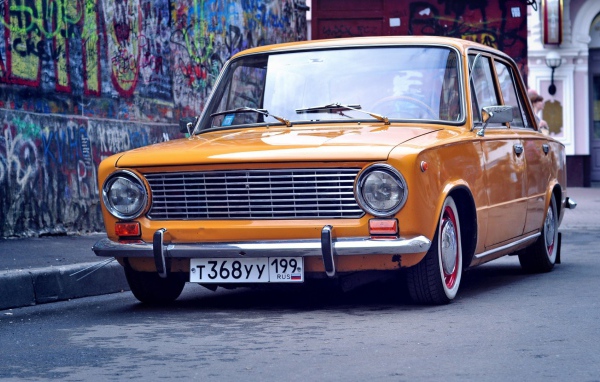 Оранжевый ВАЗ Копейка