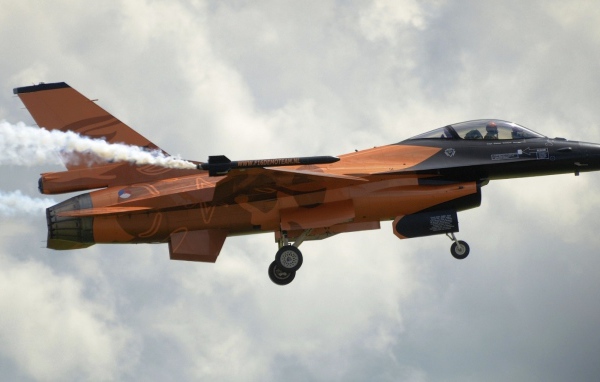 Истребитель королевских ВВС Нидерландов