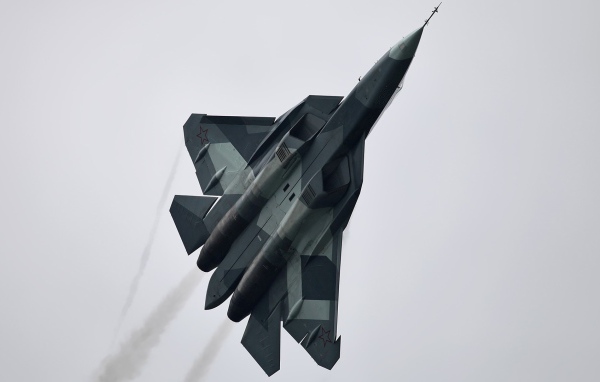 Реактивный истребитель Т-50