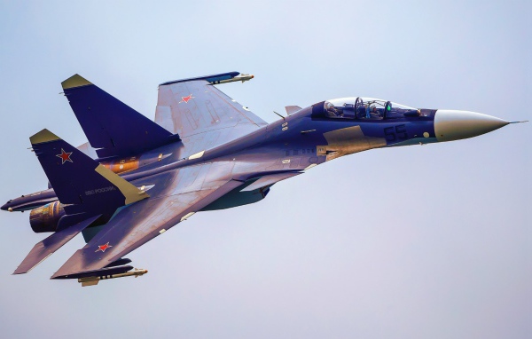 Военный самолет Су-30СМ