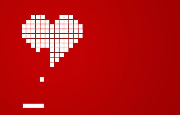 Сердце из квадратиков на красном фоне