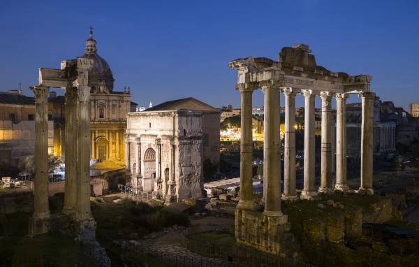 Древние руины в Риме