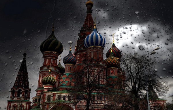 Собор на Красной площади во время дождя, Москва