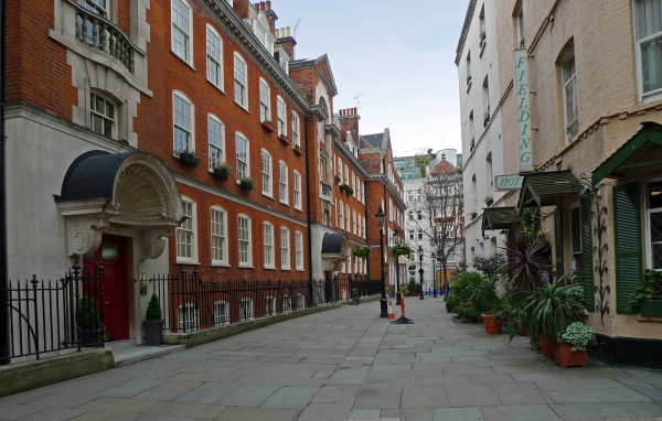 Уютная улочка в Европейском городе