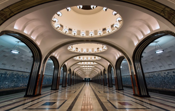 Интерьер одной из станций метро в Москве