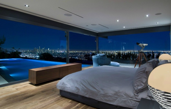 Роскошный особняк в Голливуде