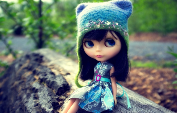 Кукла Блайз в шапке