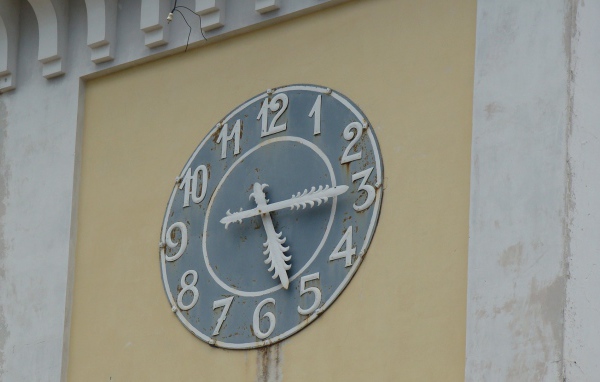 Циферблат уличных часов