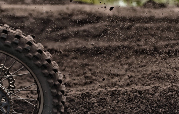 Грязь из под колеса велосипеда