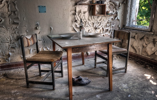 Кухня в заброшенном доме