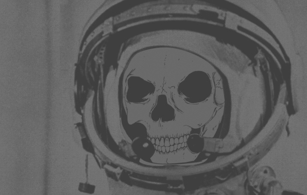 Череп космонавта в скафандре