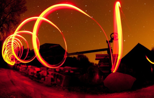 Спиральный рисунок светом