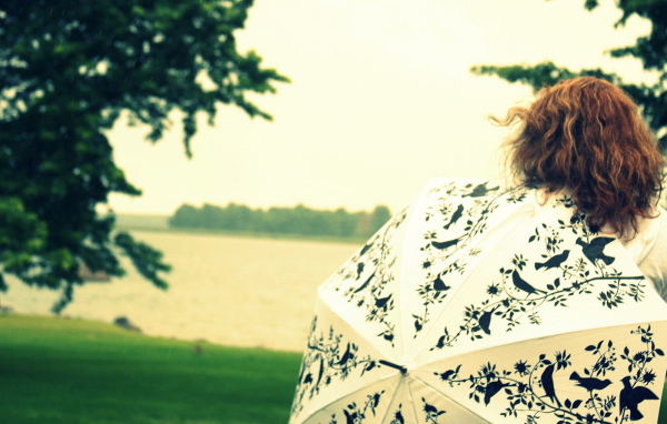 Белый зонт с птицами