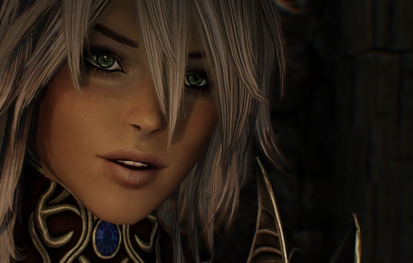 Белокурая ведьма с зелеными глазами