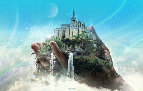 Холм с замком в руке