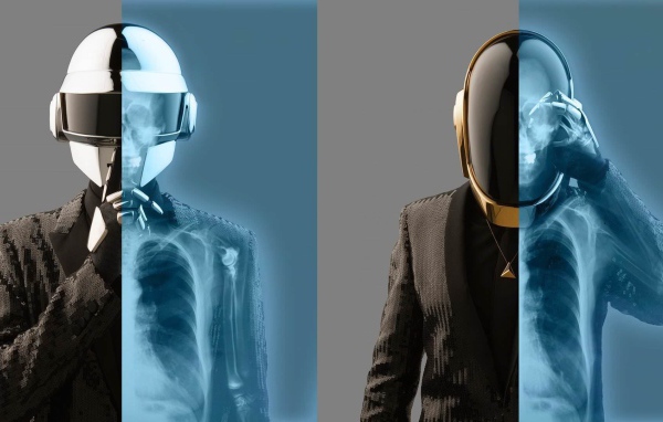 Люди в шлемах