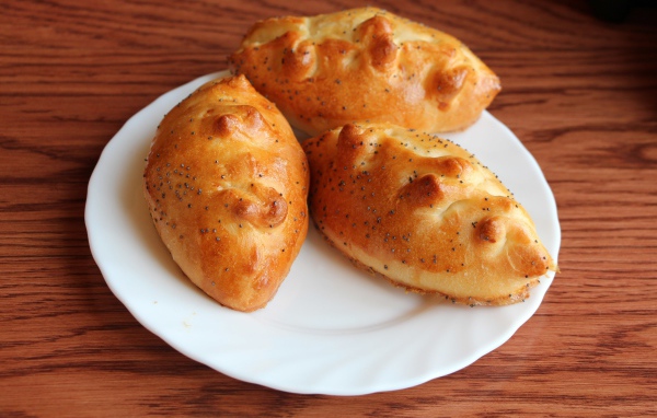 Аппетитные булки с маком