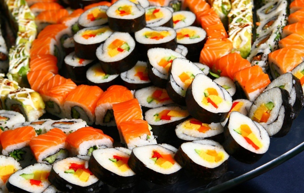 Горка японских суши