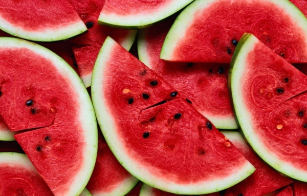 Ломтики спелого арбуза, фон