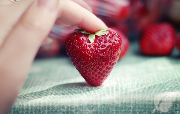 Клубника в форме сердца