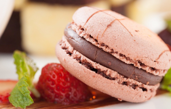 Пышное печенье на клубнике