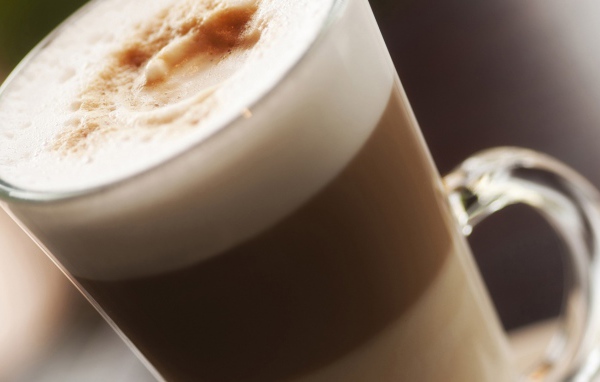 Многослойный кофейный напиток