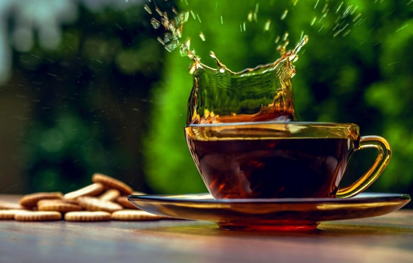 Чай в прозрачной чашке