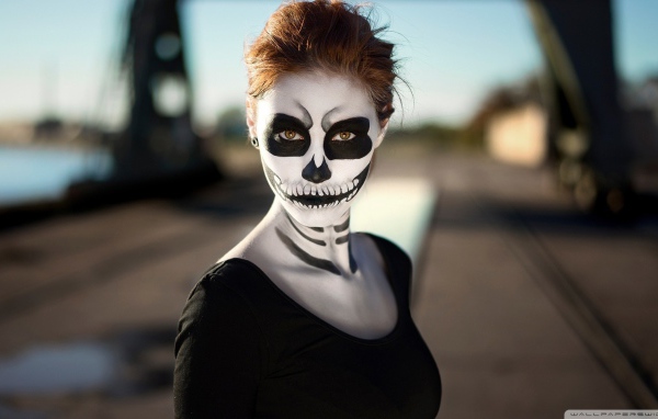 Боди арт на лице у девушки