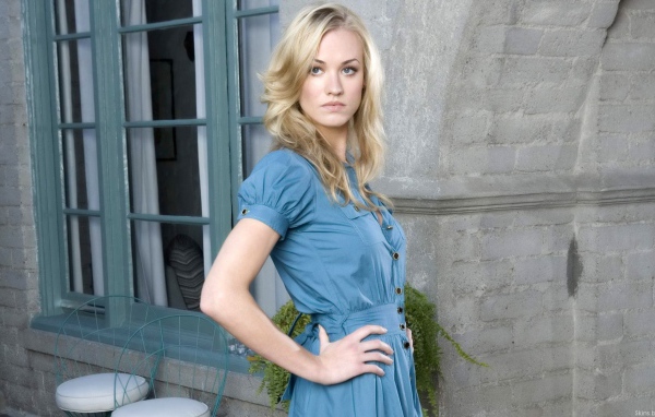 Модель Ивонна Страховски