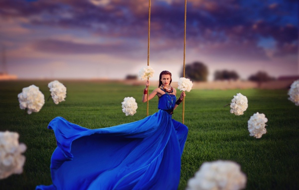 Девушка среди облаков