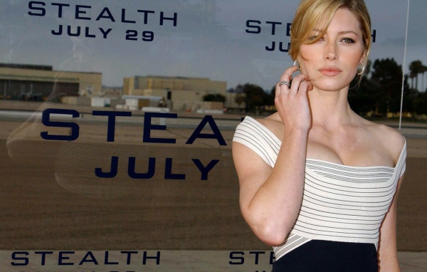 Джессика Белл