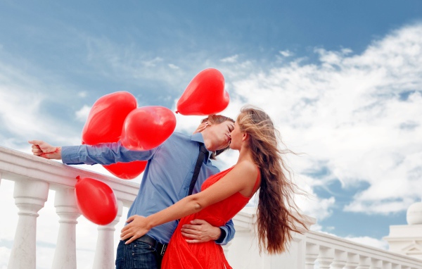 Парень и девушка романтики