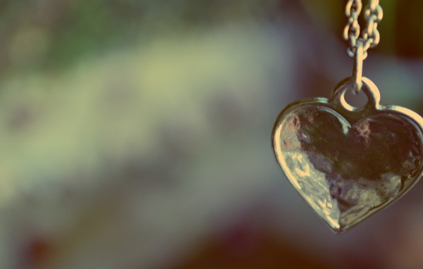 Кулон из железа в форме сердца