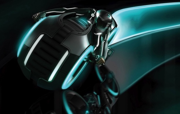 Мотоциклист в фильме Трон