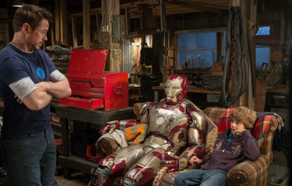 Кадр из фильма Железный человек 3