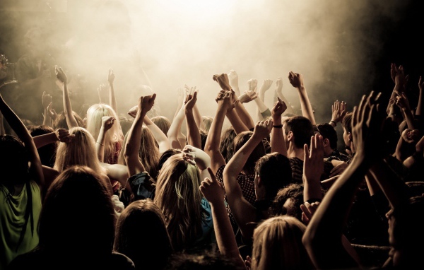 Танцы на дискотеке