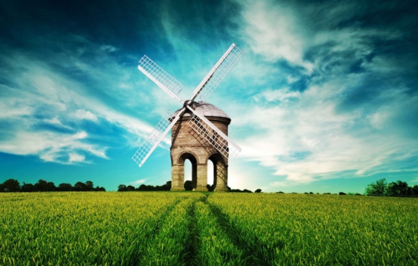 Массивная ветряная мельница из камня