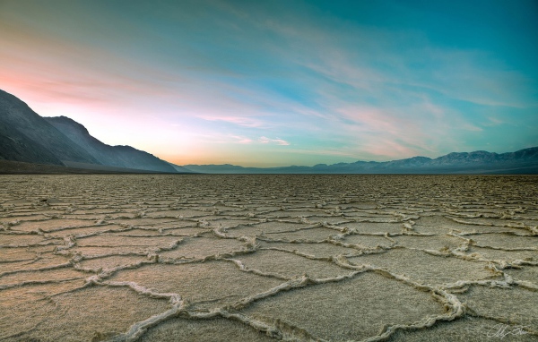 Сухая пустынная местность